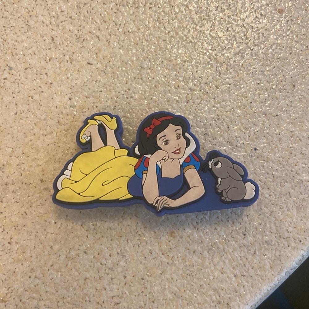 CROCS Disney Princess Snow White Jibbitz - Picture 3 of 5